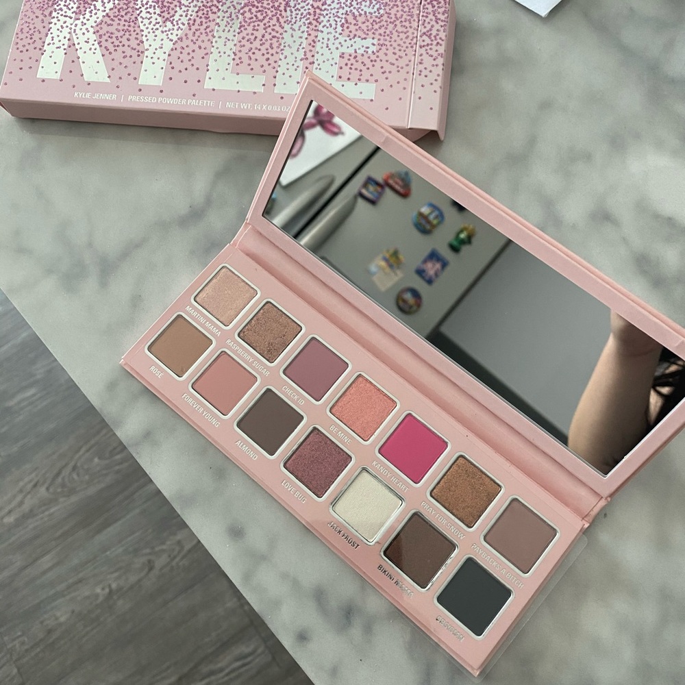 KYLIE COSMETICS EYESHADOW PALETTE BRAND NEW